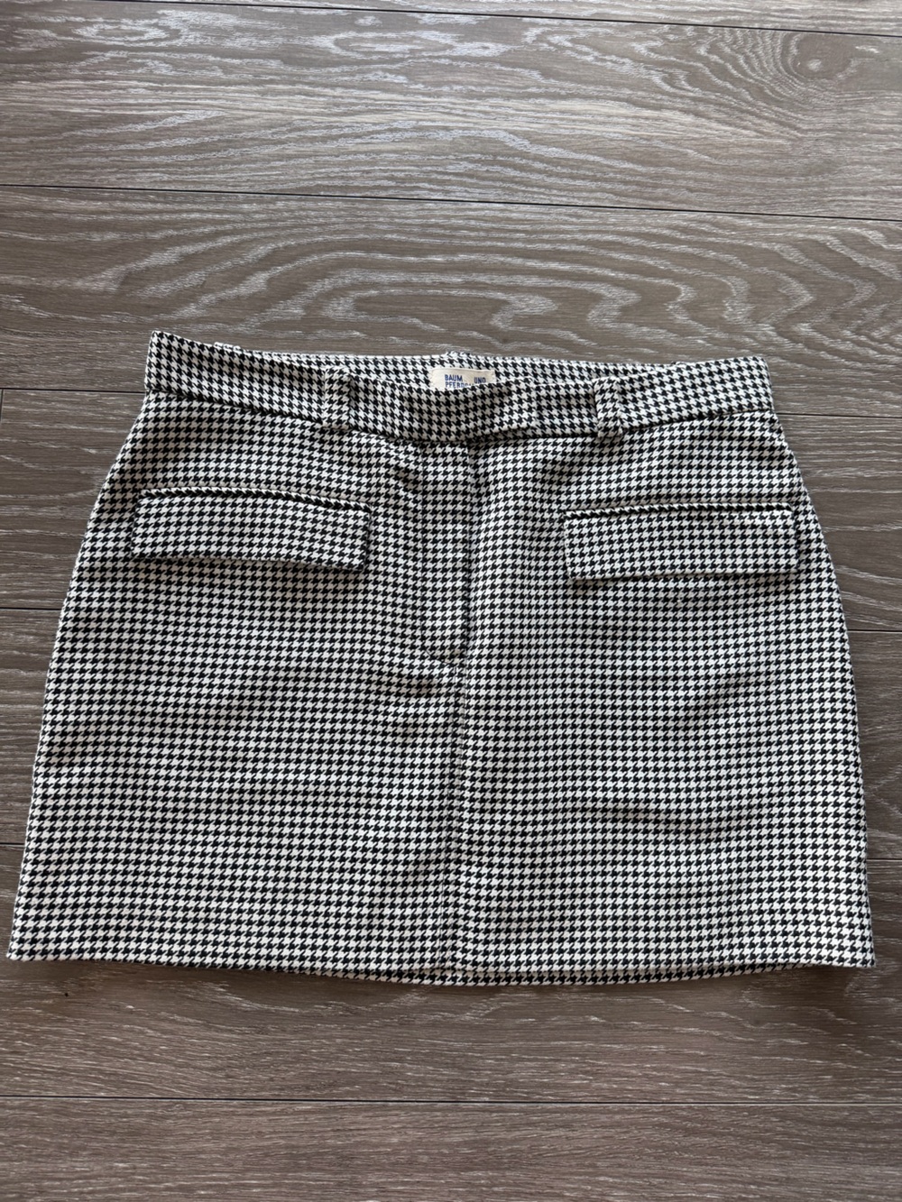 Houndstooth Mini Skirt in Black and White